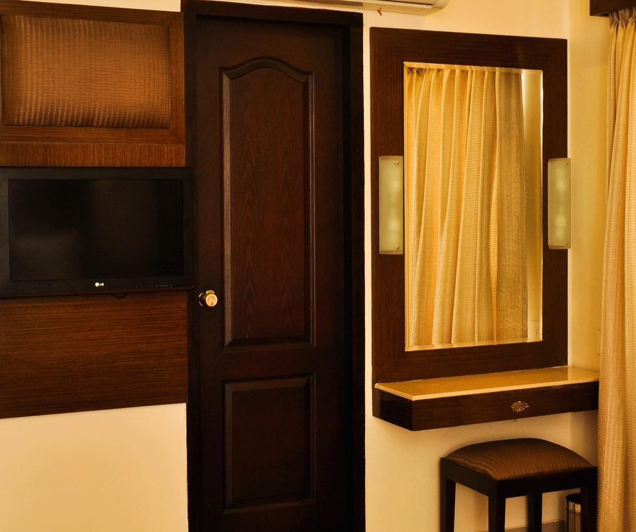 格皮尼瓦斯大酒店 根尼亚古马里 客房 照片